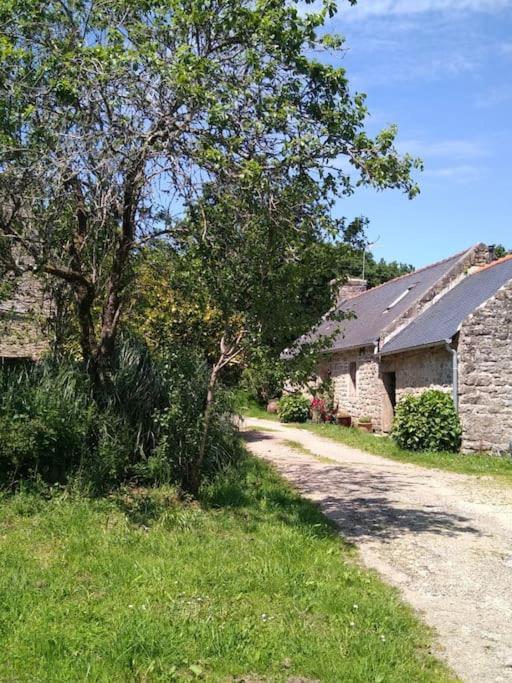 Les Crins De Gaia Villa Plogastel-Saint-Germain Exteriör bild